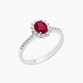 Anello Rubino Ovale con Diamanti