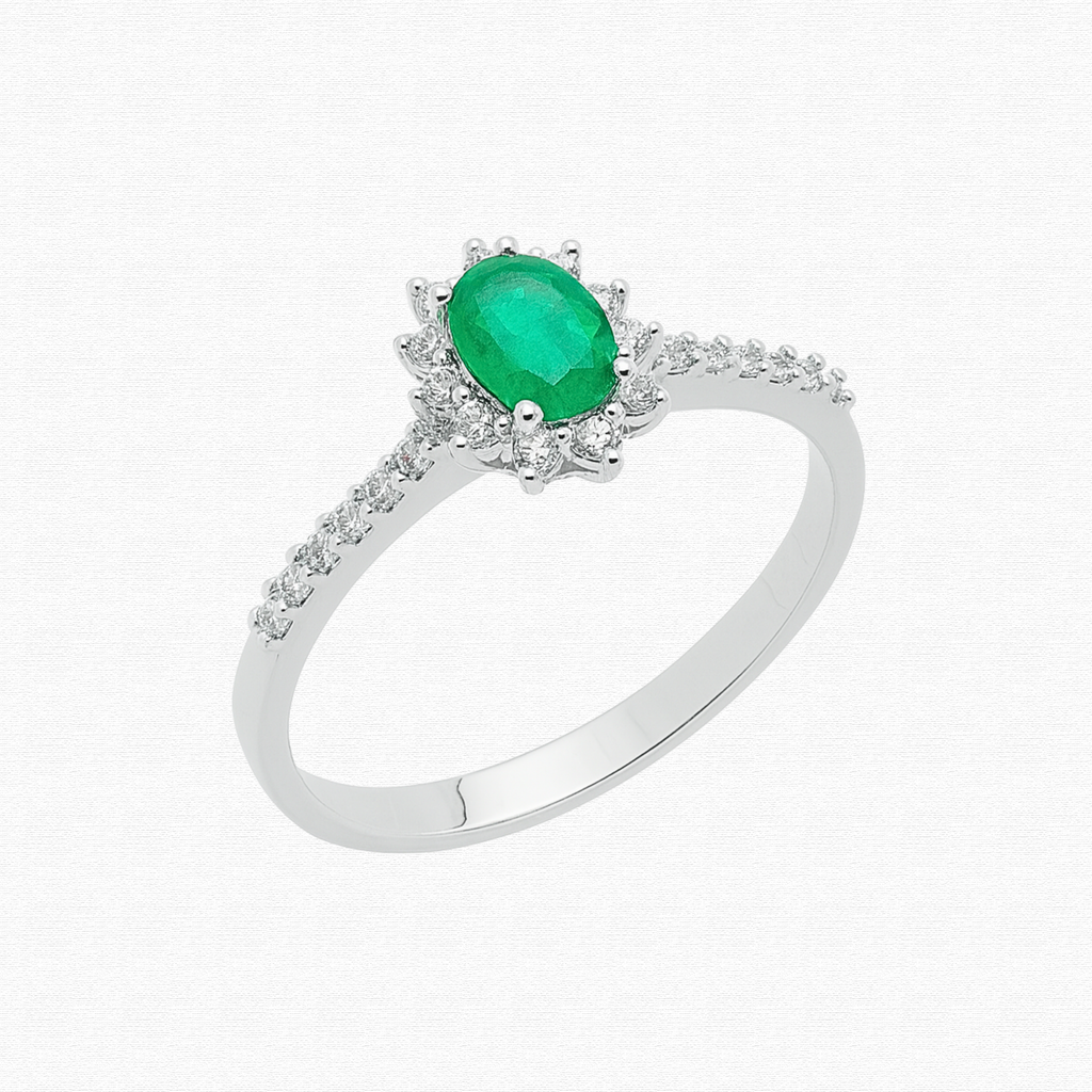 Anello Smeraldo Ovale con Diamanti